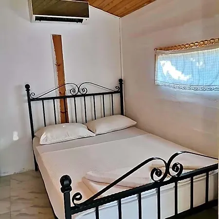 Pitosbungalows מלון 3*